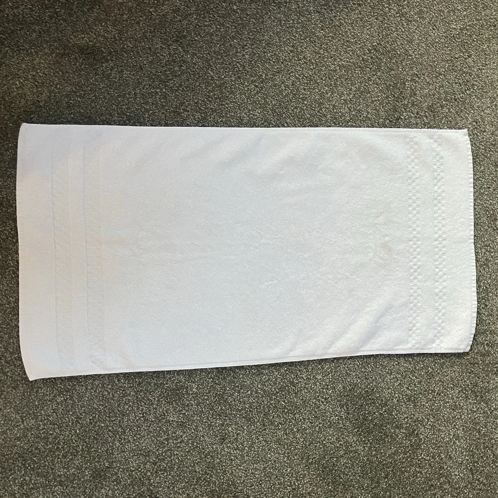 Frette 100% Cotton White Hand Towel Border‎ 29